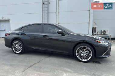 Седан Lexus ES 2021 в 