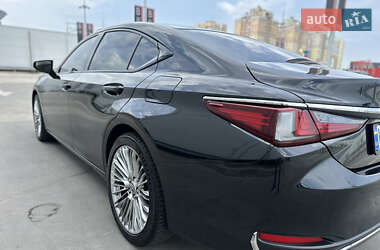 Седан Lexus ES 2021 в 