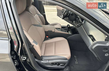 Седан Lexus ES 2021 в 