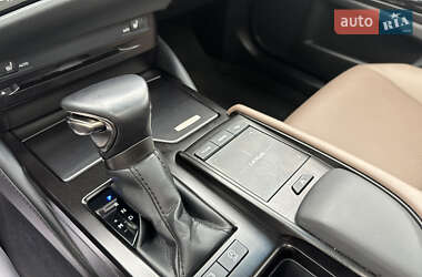 Седан Lexus ES 2021 в 