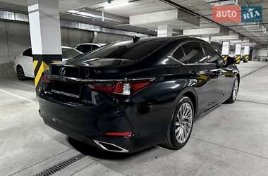 Седан Lexus ES 2022 в 