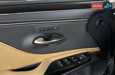 Седан Lexus ES 2022 в 