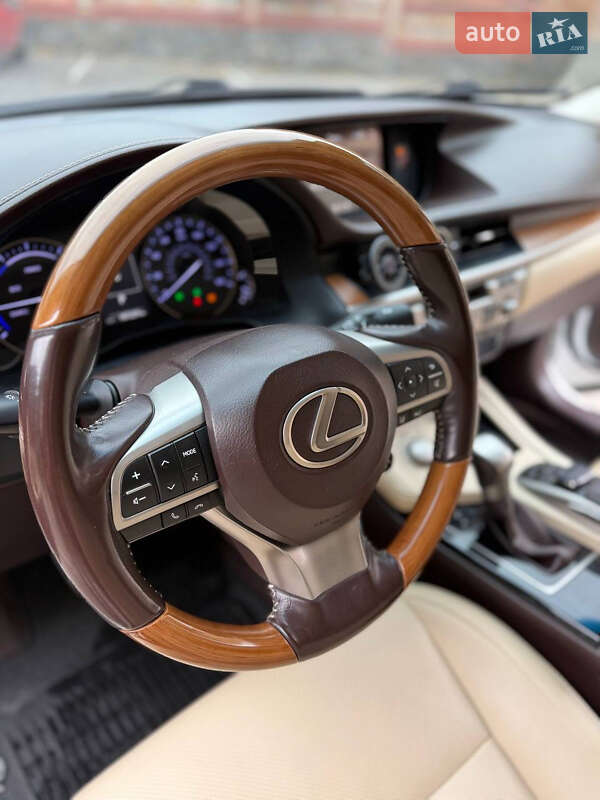 Седан Lexus ES 2017 в Виннице фото 20 Седан Lexus ES 2017 в Виннице