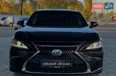 Седан Lexus ES 2019 в 