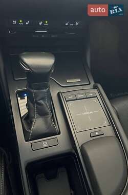 Седан Lexus ES 2019 в 