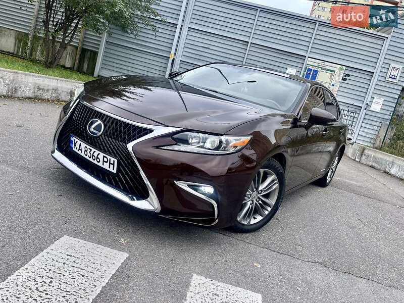 Седан Lexus ES 2015 в Киеве фото 3 Седан Lexus ES 2015 в Киеве