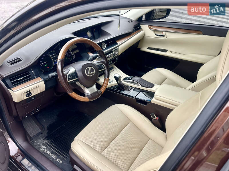 Седан Lexus ES 2015 в Киеве фото 20 Седан Lexus ES 2015 в Киеве