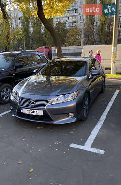 Седан Lexus ES 2015 в Одесі
