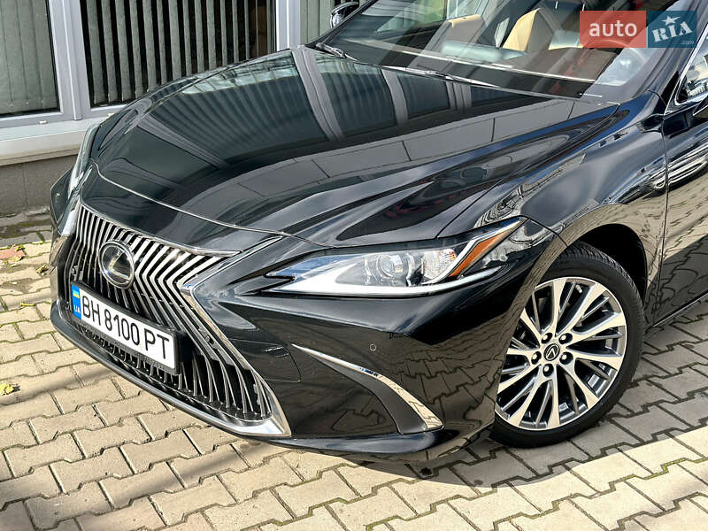 Седан Lexus ES 2020 в Одесі