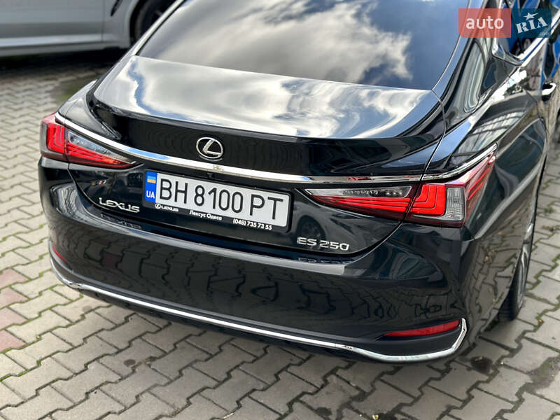 Седан Lexus ES 2020 в Одесі