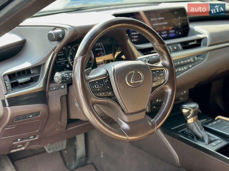 Седан Lexus ES 2020 в Одесі