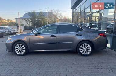 Седан Lexus ES 2014 в 