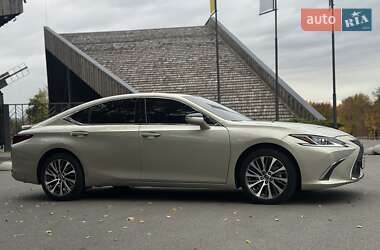 Седан Lexus ES 2020 в 