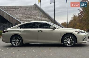 Седан Lexus ES 2020 в 