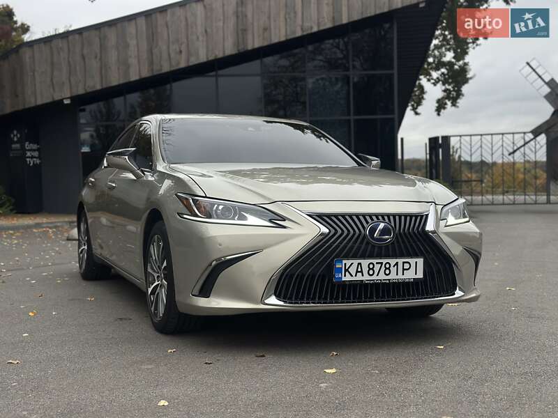 Седан Lexus ES 2020 в Киеве