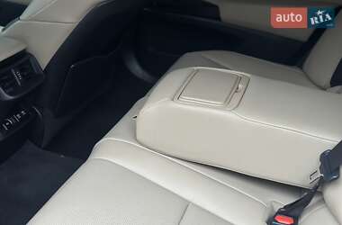 Седан Lexus ES 2020 в 