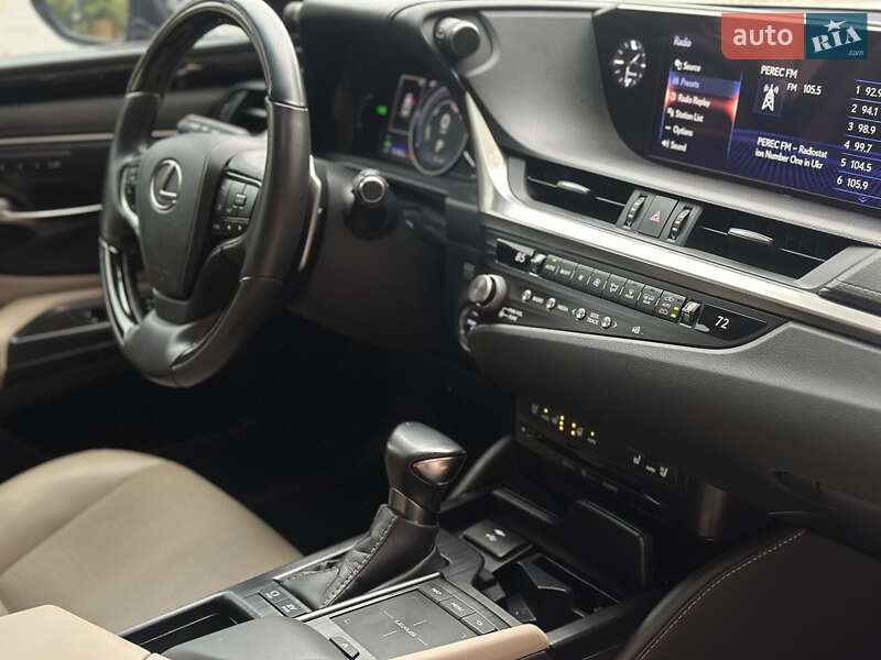 Седан Lexus ES 2020 в Киеве