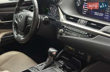 Седан Lexus ES 2020 в 