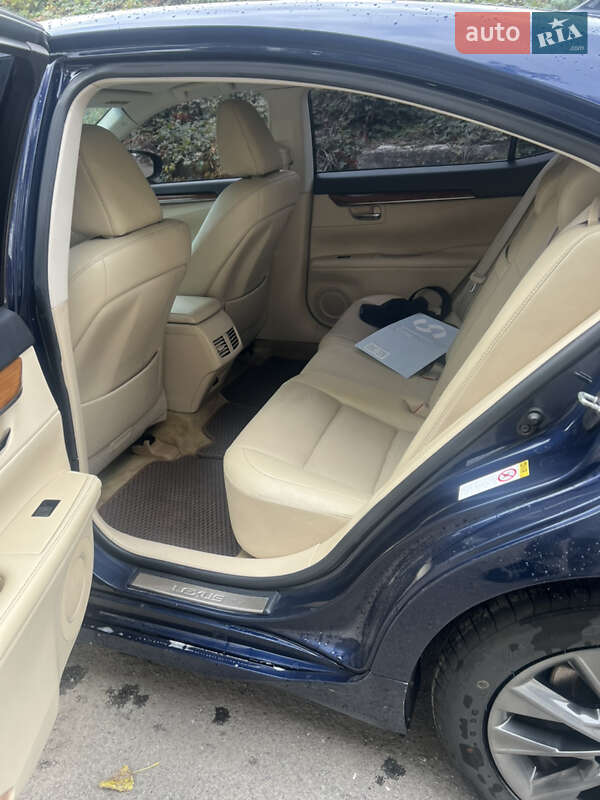 Седан Lexus ES 2014 в Киеве фото 5 Седан Lexus ES 2014 в Киеве