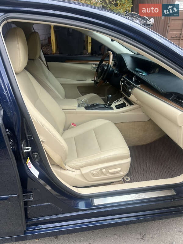 Седан Lexus ES 2014 в Киеве фото 6 Седан Lexus ES 2014 в Киеве