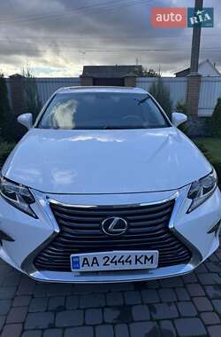Седан Lexus ES 2014 в Тульчині