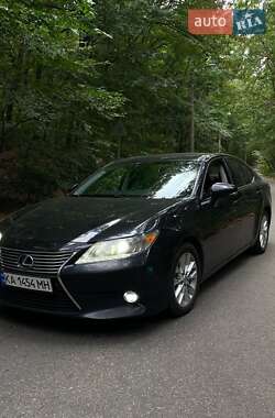 Седан Lexus ES 2013 в Києві
