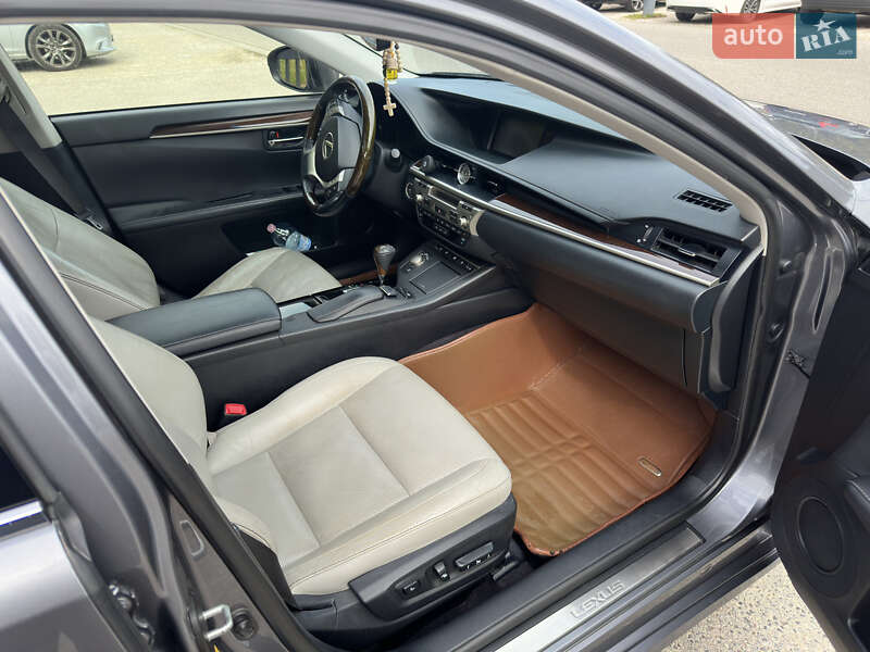 Седан Lexus ES 2014 в Звенигородці фото 13 Седан Lexus ES 2014 в Звенигородці