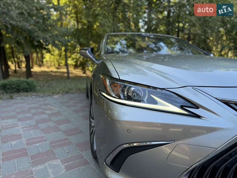 Седан Lexus ES 2018 в Черкассах фото 14 Седан Lexus ES 2018 в Черкассах
