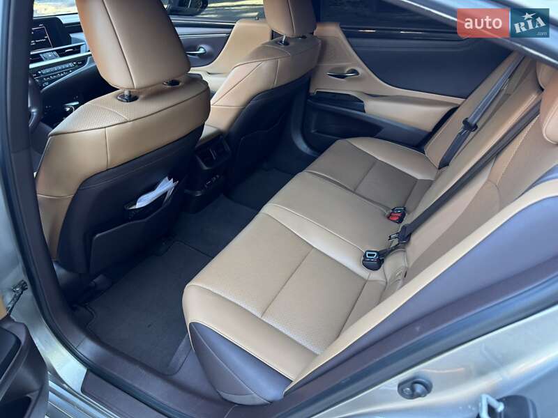 Седан Lexus ES 2018 в Черкассах фото 18 Седан Lexus ES 2018 в Черкассах