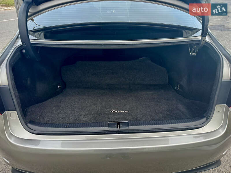 Седан Lexus ES 2017 в Кам'янському фото 16 Седан Lexus ES 2017 в Кам'янському