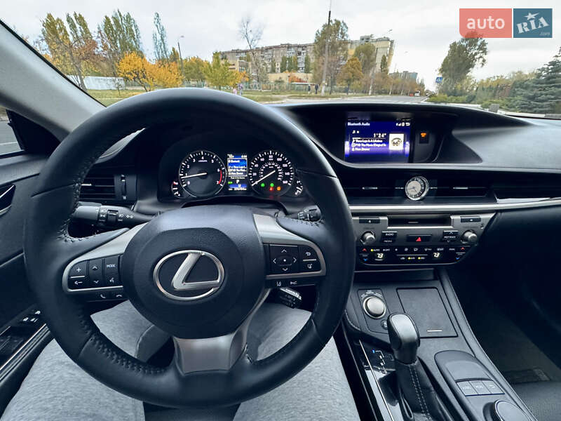 Седан Lexus ES 2017 в Кам'янському фото 21 Седан Lexus ES 2017 в Кам'янському