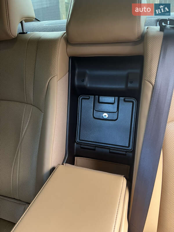 Седан Lexus ES 2019 в Днепре