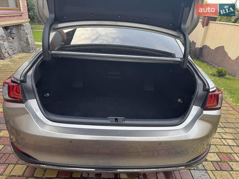 Седан Lexus ES 2022 в Киеве