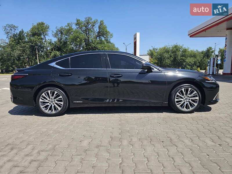 Седан Lexus ES 2021 в Киеве
