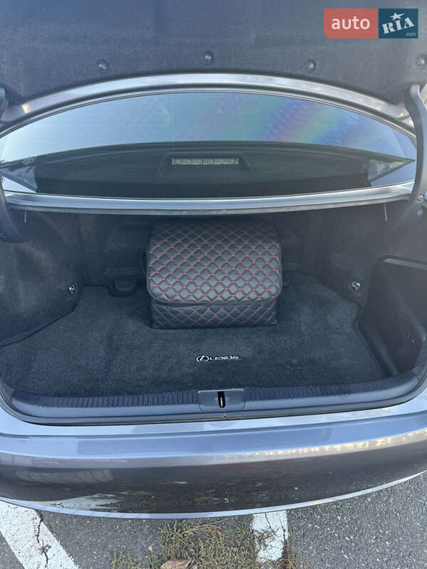 Седан Lexus ES 2014 в Одессе