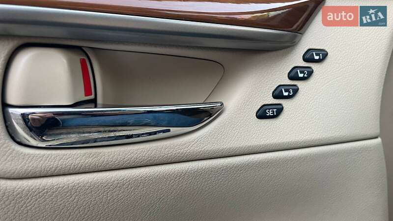 Седан Lexus ES 2013 в Киеве фото 12 Седан Lexus ES 2013 в Киеве