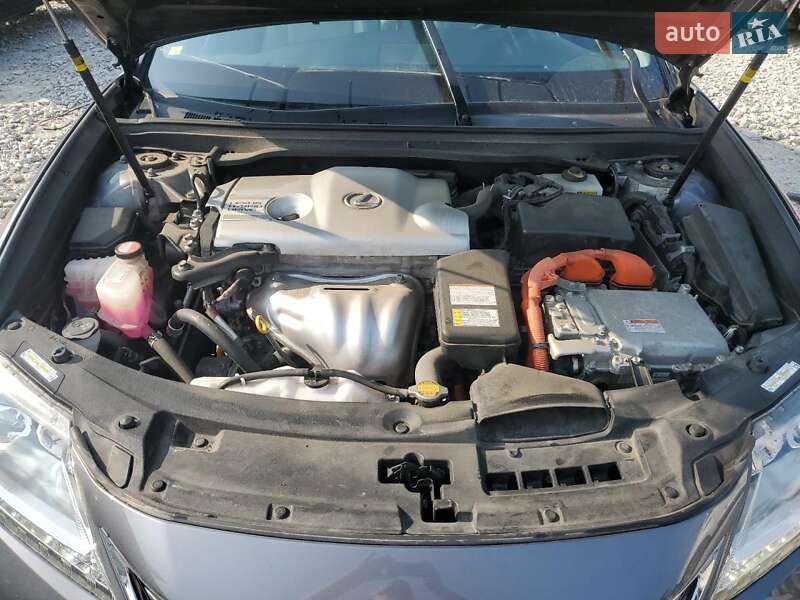 Седан Lexus ES 2015 в Львове