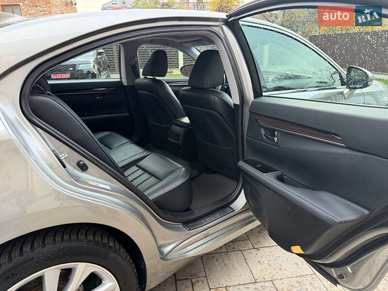 Седан Lexus ES 2017 в Львове фото 22 Седан Lexus ES 2017 в Львове