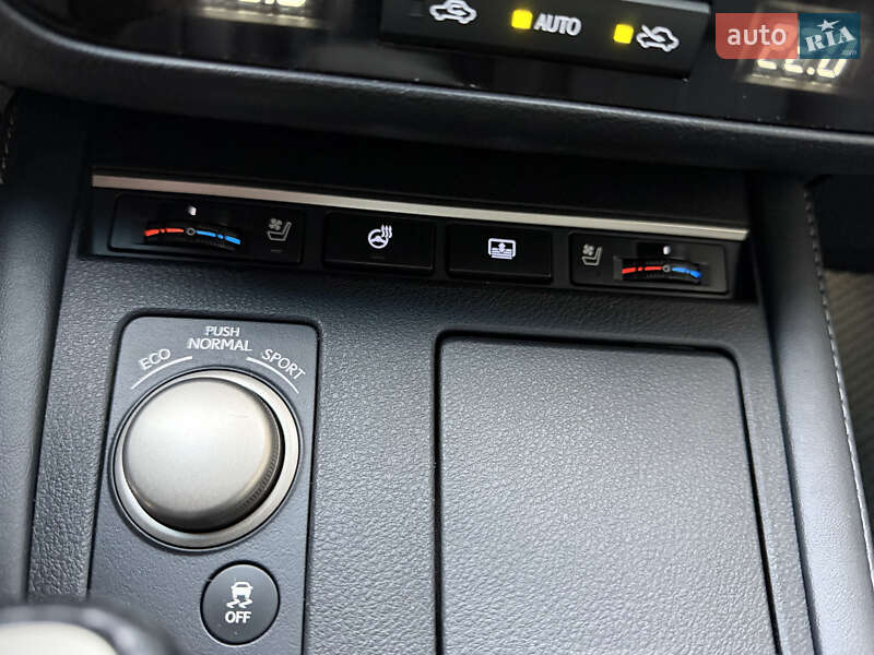 Седан Lexus ES 2017 в Львове фото 29 Седан Lexus ES 2017 в Львове