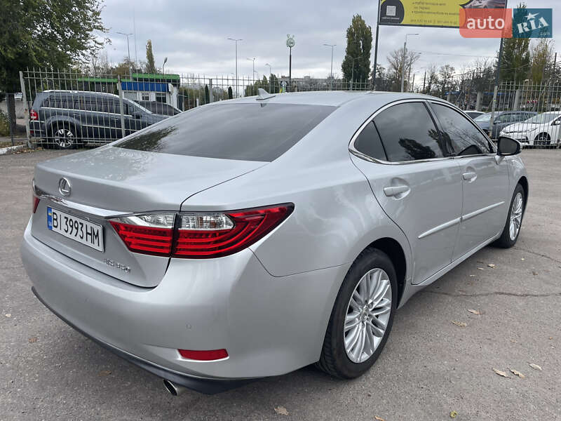 Седан Lexus ES 2013 в Кременчуге