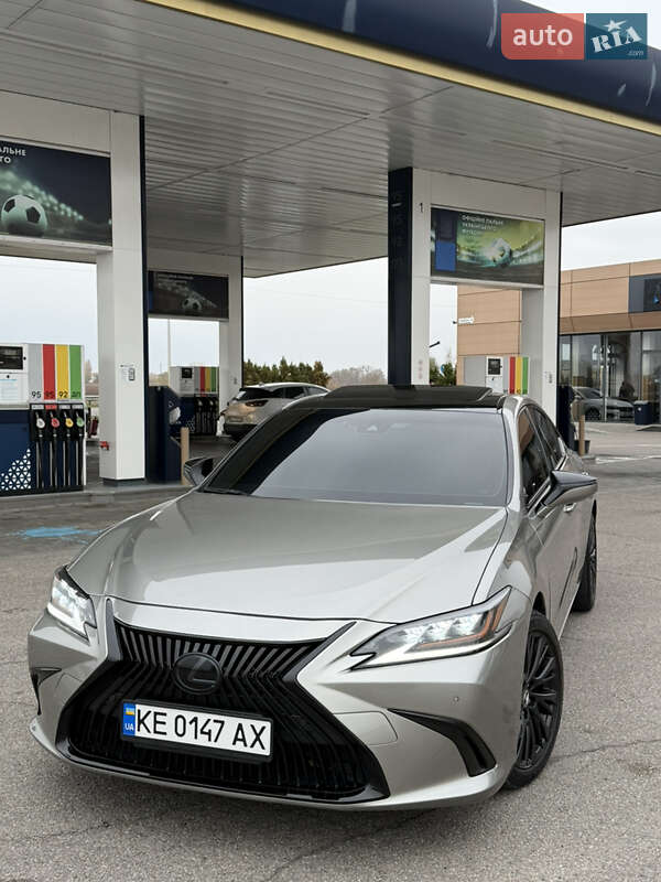 Седан Lexus ES 2021 в Дніпрі