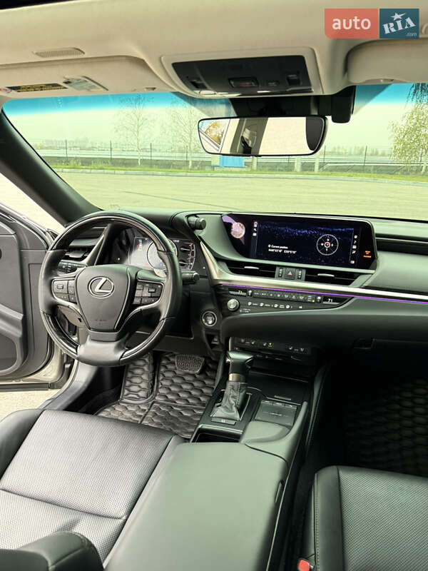 Седан Lexus ES 2021 в Дніпрі