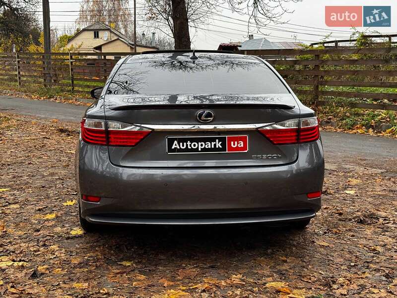 Седан Lexus ES 2014 в Киеве