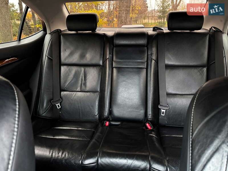 Седан Lexus ES 2014 в Киеве