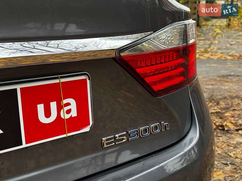 Седан Lexus ES 2014 в Киеве