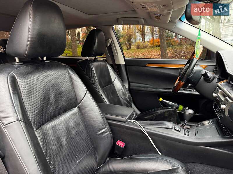 Седан Lexus ES 2014 в Киеве
