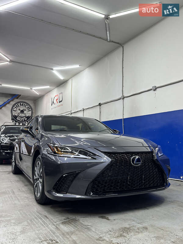 Седан Lexus ES 2022 в Києві