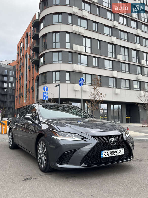 Седан Lexus ES 2022 в Києві