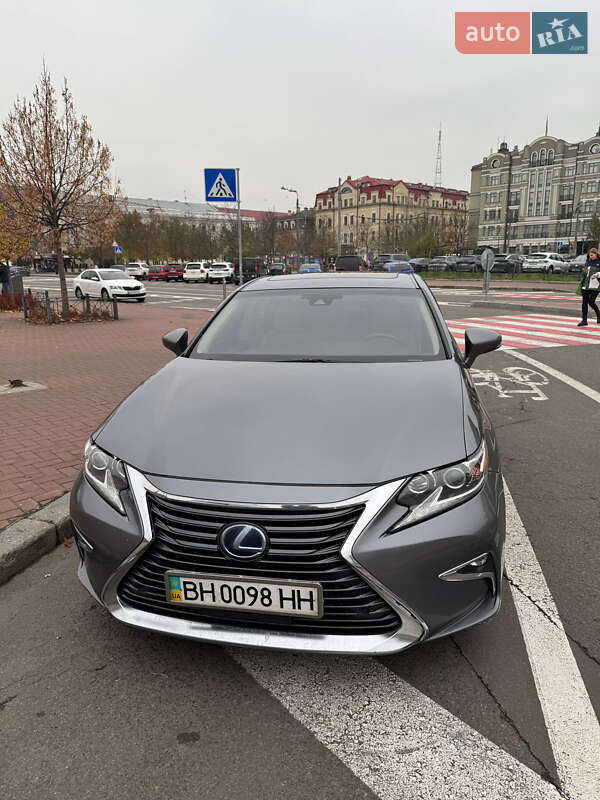 Седан Lexus ES 2015 в Одессе