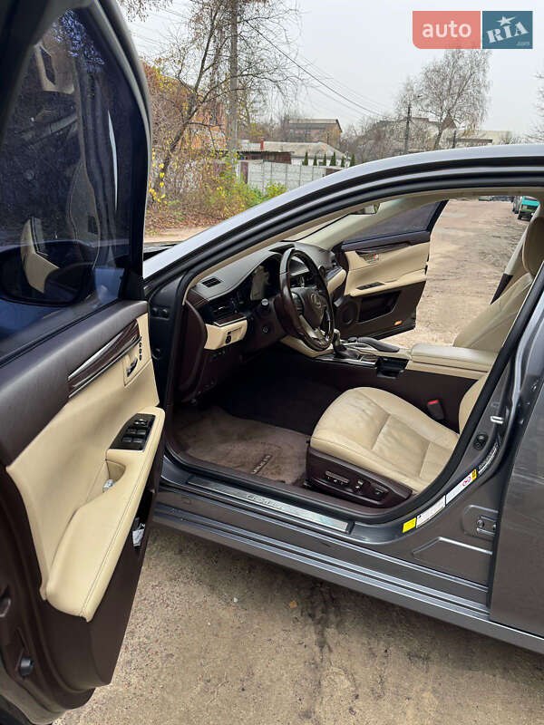 Седан Lexus ES 2015 в Одессе